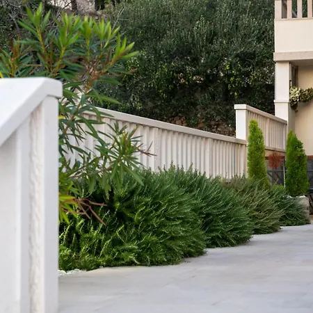 Hills Apartment Makarska