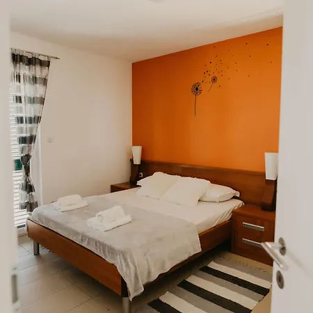 Hills Apartment *
