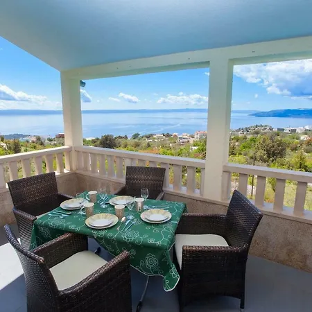 Hills Apartment Makarska