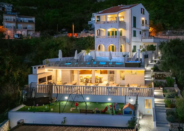 Hills * Μακάρσκα